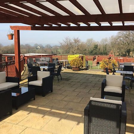 Hunters Lodge Inn Wincanton Buitenkant foto