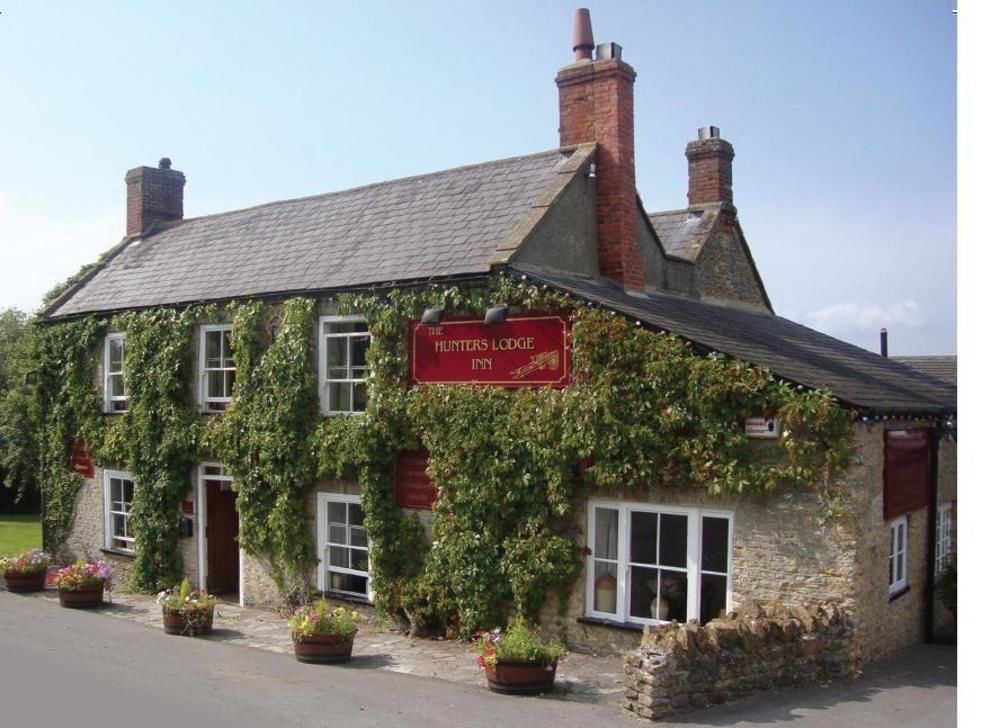 Hunters Lodge Inn Wincanton Buitenkant foto