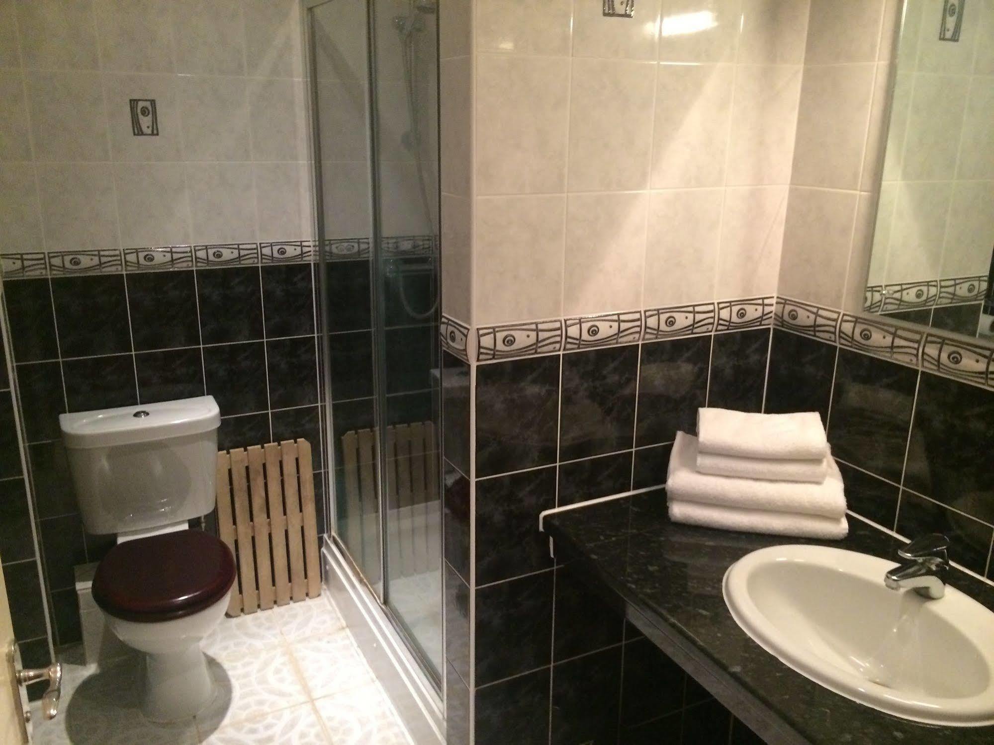 Hunters Lodge Inn Wincanton Buitenkant foto